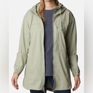 Brand New Columbia Lightweight Softshell Jacket - Size XXL with tag on !